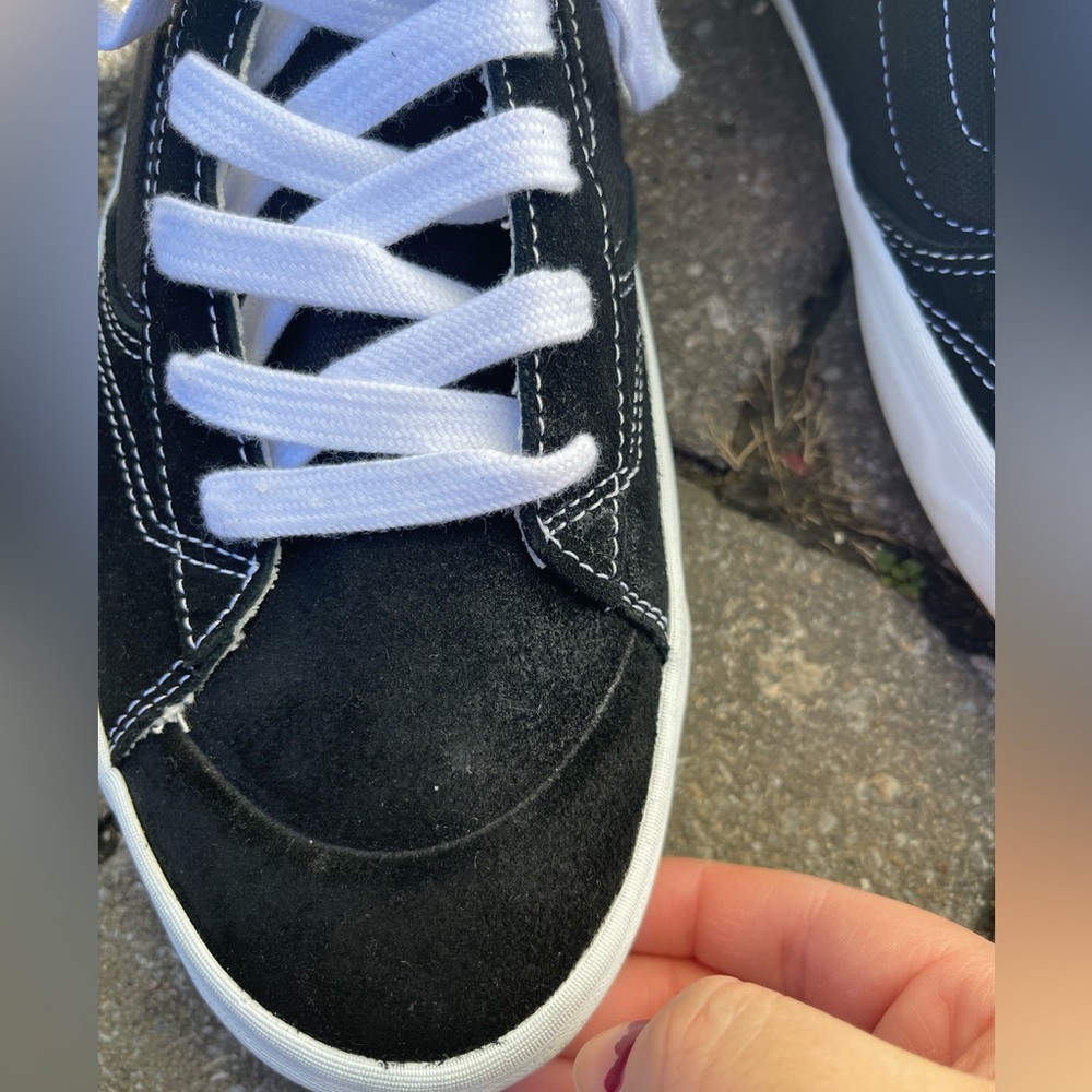 Vans - Picture 9 of 9